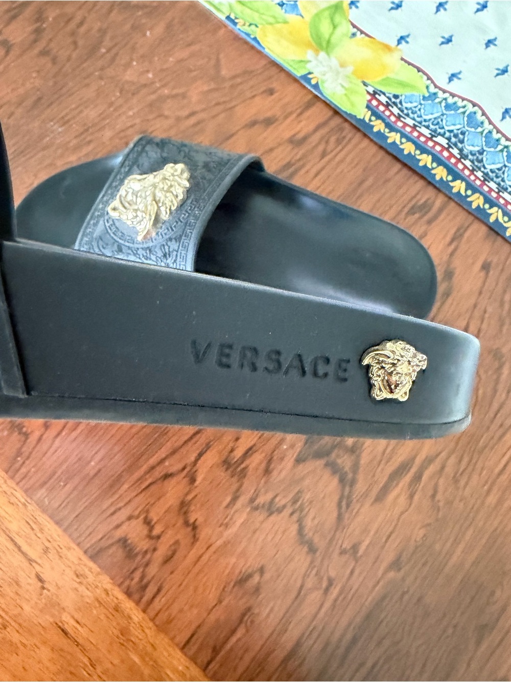 Versace designer Italian slides black Italian slides ladies size 8 resort wear - Picture 4 of 11